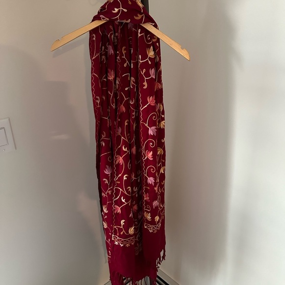 Elegant Red Floral Scarf - Picture 1 of 5